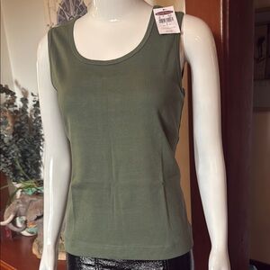 NWT northern reflections size small Olive Green Women's Tank Top 100%cotton